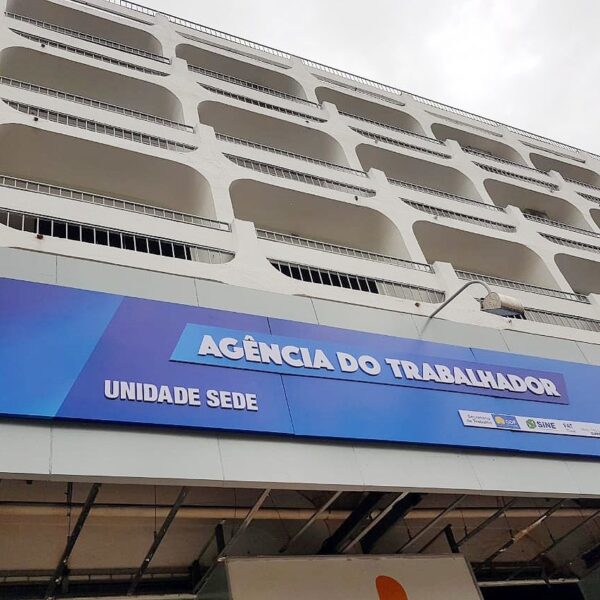 Agências do trabalhador abrem a semana com 734 vagas de emprego disponíveis nesta segunda (9)