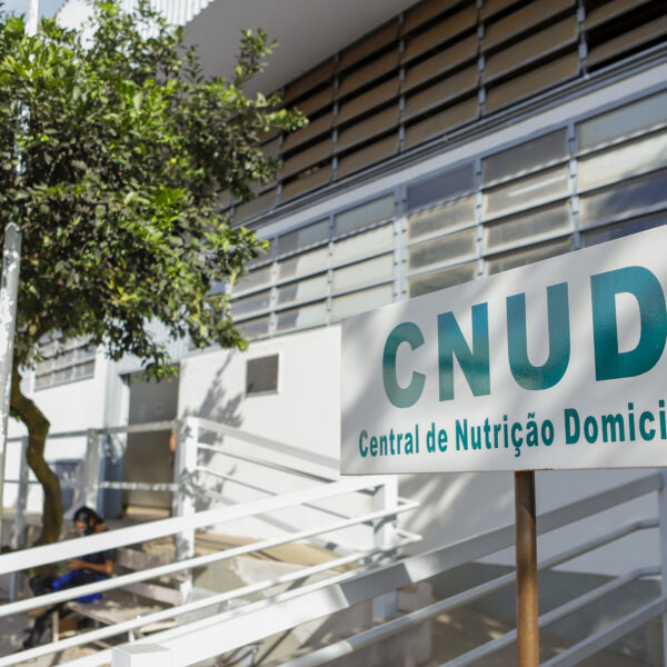Terapia nutricional provê fórmulas gratuitas para crianças alérgicas ao leite de vaca