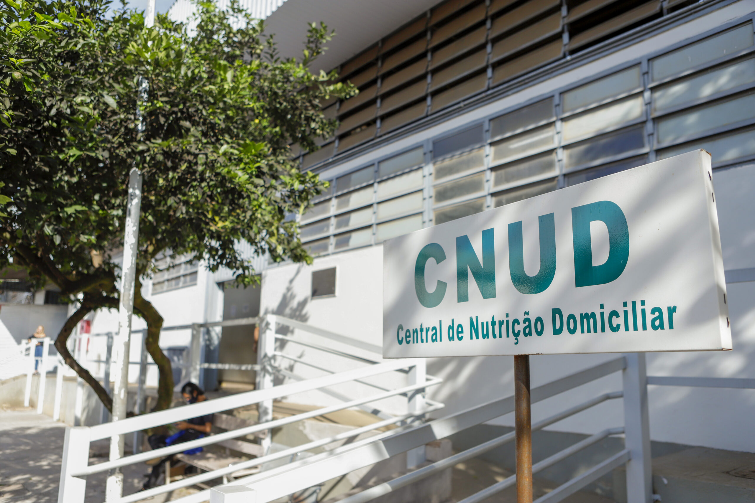 Terapia nutricional provê fórmulas gratuitas para crianças alérgicas ao leite de vaca